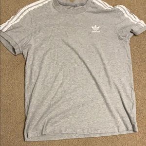 Gray adidas t-shitt